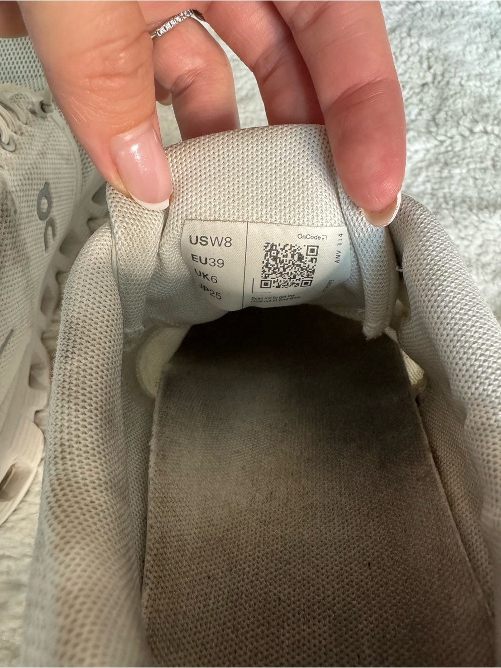 On Running Sneakers — Women’s Size 8 - Picture 6 of 10